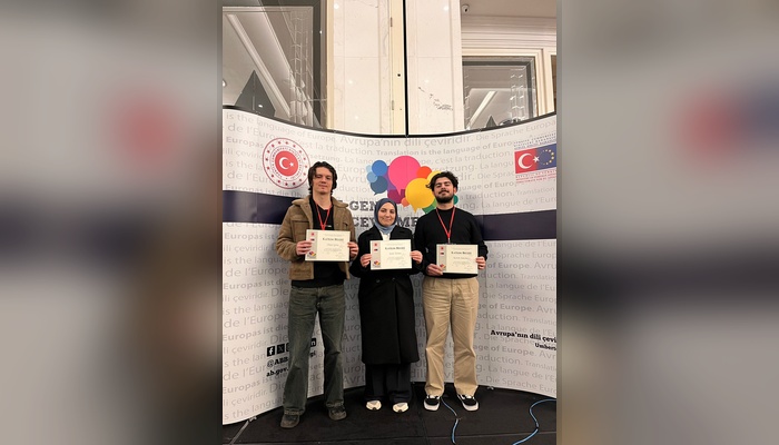 Genç Çevirmenler Yarıştı